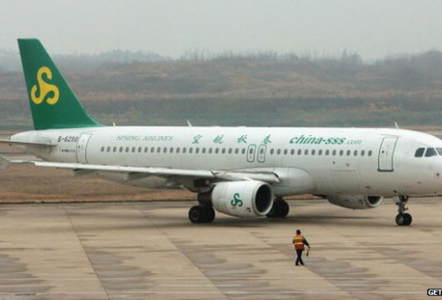 Passengers with HIV sue China's Spring Airlines 