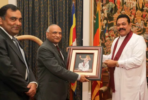 Indian Defence Secretary calls on the President