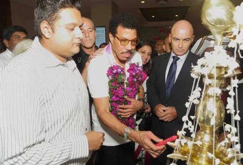 Lionel Richie says thank you Sri Lanka