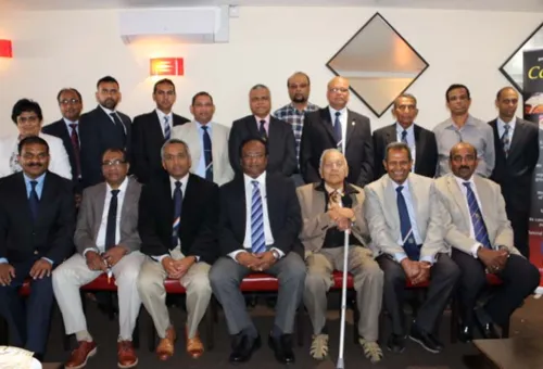 Rear Admiral Sarath Weerasekera (ret.) meets members of the SLESPA-UK