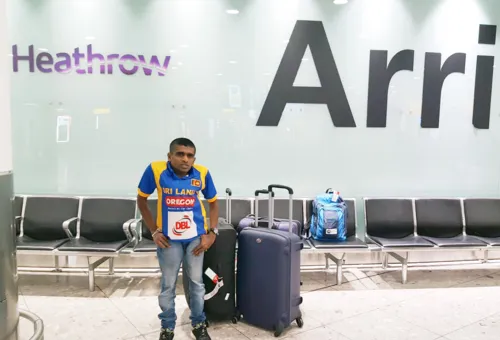 ක්‍රිකට් කණ්ඩායමට හුරේ දාන්න ගයාන්...