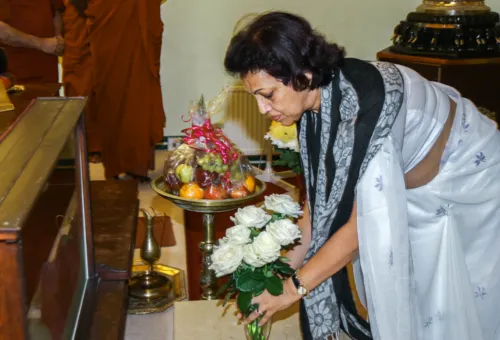New High Commissioner Visits London Buddhist Vihara