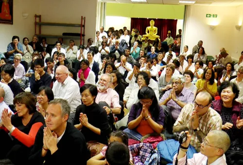 ලන්ඩනයේ භික්ෂුනීන් ආරාමයක් ඉදිවෙයි...