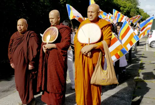 උඩුවේ හිමි ලන්ඩනයේ.