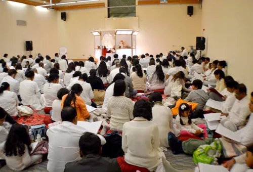 ලන්ඩන් මහමෙව්නා පින්කමට මහා සෙනඟක්...