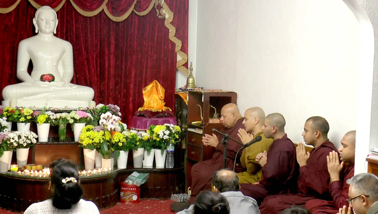 Large Crowds at Kingsbury Temple on the 1st day of the New Year