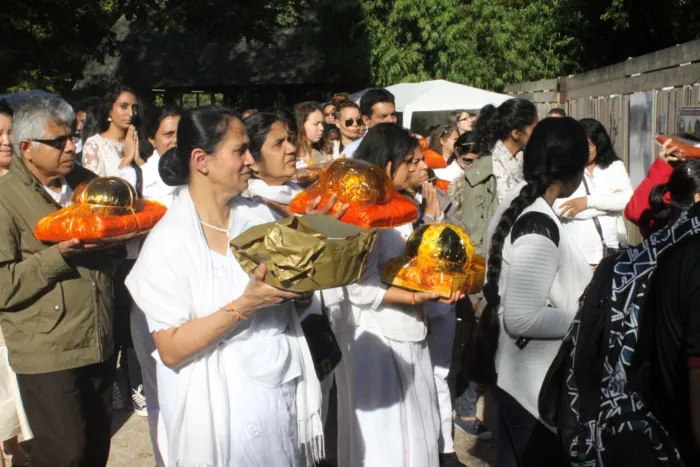 ප්‍රංශයේ ජාත්‍යන්තර බෞද්ධ මධ්‍යස්ථානයේ කඨින පුජාව