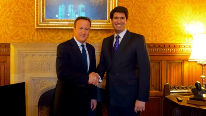 බ්‍රිතාන්‍ය නව මන්ත්‍රී රනිල්ගේ පියා ලන්ඩන් ගියේ ලංකාවේ දේශපාලනය එපාවෙලා