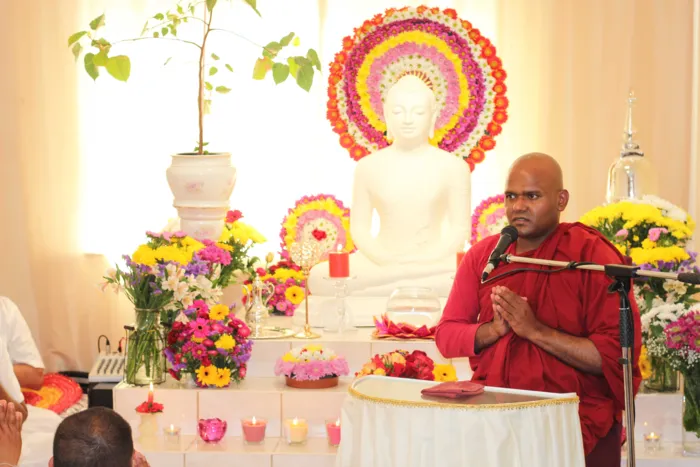 එංගලන්තයේ 5 වෙනි මහමෙව්නා අසපුව සඟසතු කෙරේ