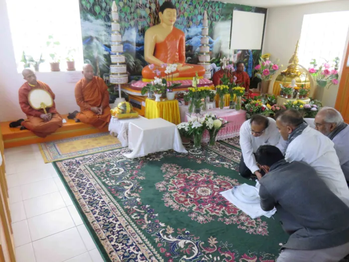 අපවත්වී වදාළ මාදුළුවාවේ සෝභිත නාහිමියන් වෙනුවෙන් ප්‍රංශයේ පින්කමක්