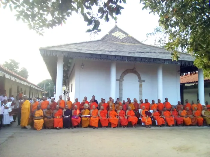 රත්මලේ පුඤ්ඤරතන හිමියන්ට අක්තපත්‍ර පිරිනැමේ