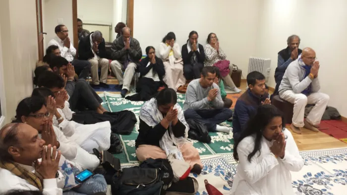 පැරිස් විහාරයේදී අමරදේව වෙනුවෙන් පින්කමක්