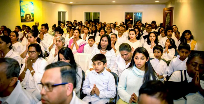 නවවසරට සෙත් පතා වොෂින්ටන් මහමෙව්නාවේ බෝධි වන්දනාවක්