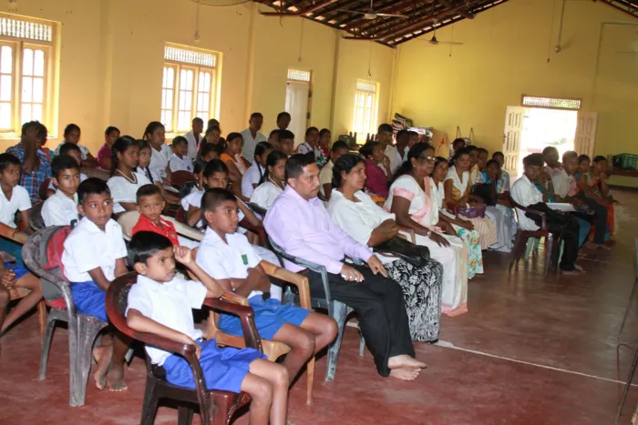 මහඔය ප්‍රදේශයේ සිසුන්ට උපකාර