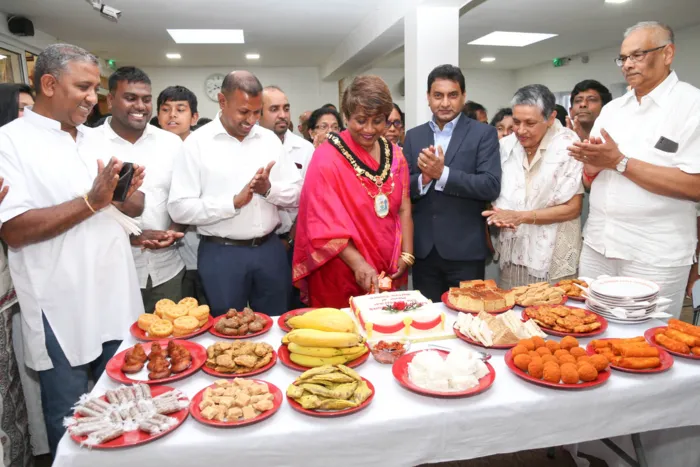 KINGSBURY BUDDHIST TEMPLE FELICITATES NEW LADY MAYOR