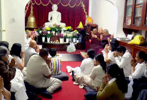 අස්ගිරි මහනාහිමි ගුණ ලන්ඩනයේදී...