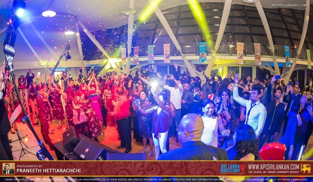 New Year's Eve 2017 - with Sunflowers | Reality UK