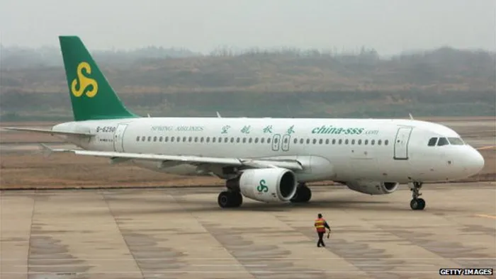 Passengers with HIV sue China's Spring Airlines 