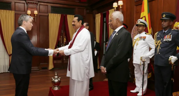 Six new envoys present credentials to President Rajapaksa