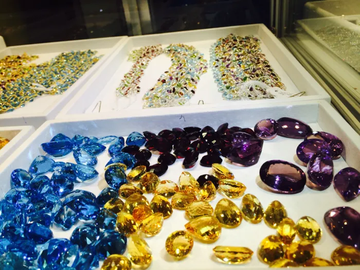 Sri Lanka "The Sapphire Capital of the World" Sparkles at the International Jewellery London Show