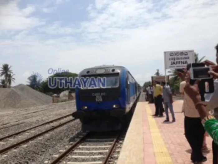 Yal Devi train in Jaffna after a 24 year gap
