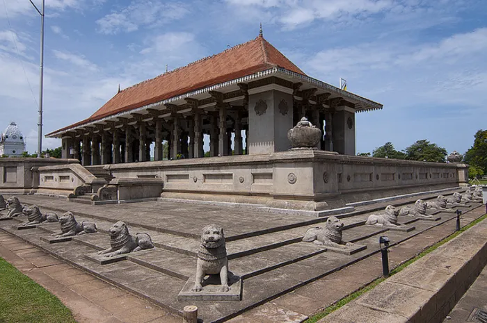 Clean and Green City - Colombo : Independence Square