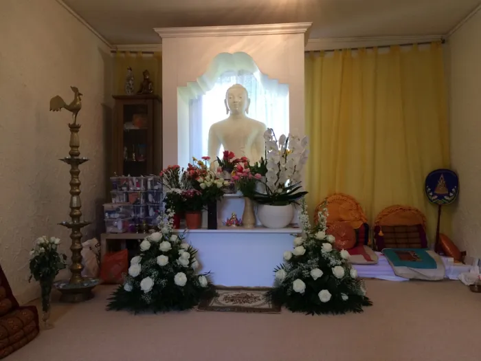 ජිනීවා වෙසක් පොසොන් මහ ඉහළින්
