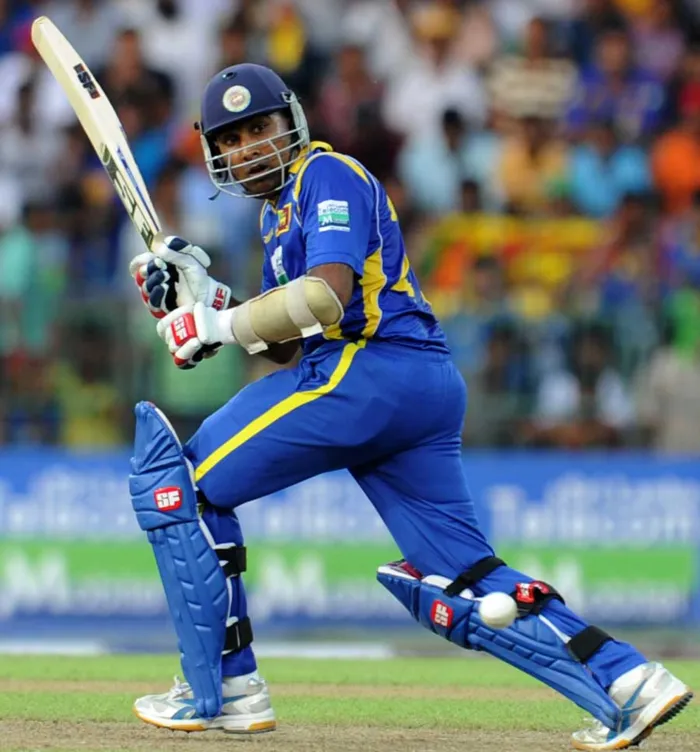 Mahela Jayawardene in talks over short-term England coaching role