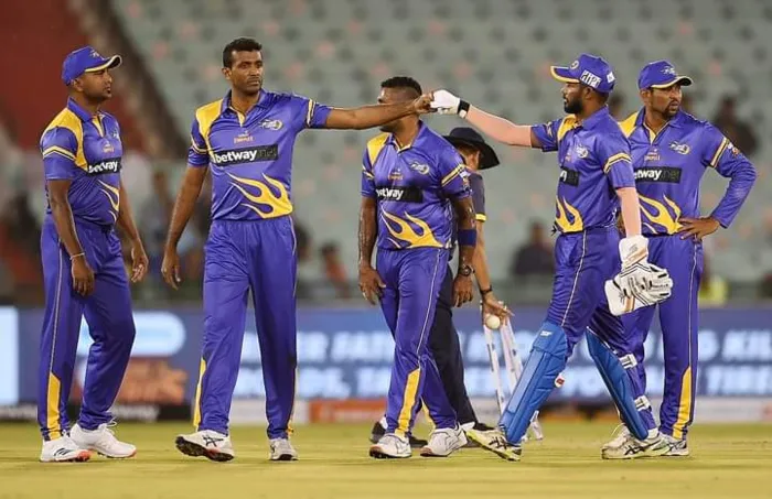 Sri Lanka Legends Beat West Indies Legends by 5 wickets, Tharanga & Dilshan Star in Victory