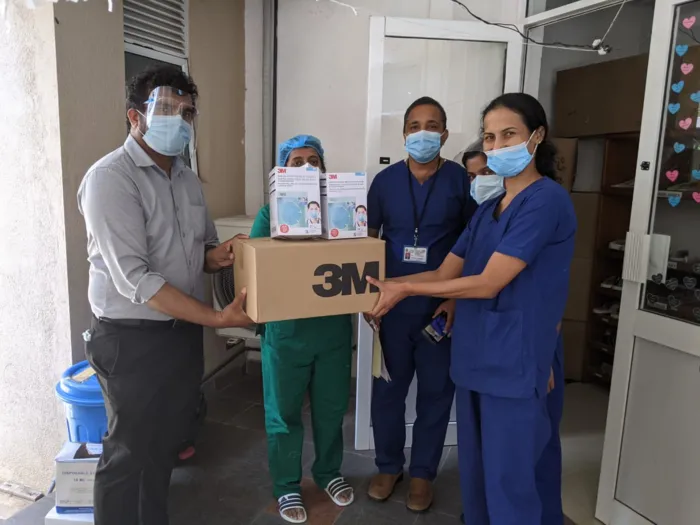 APSL donates 3M N-95 Health Care Particulate Respirator masks to Theldeniya Hospital, Kandy
